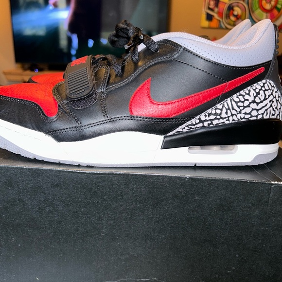 Men’s Nike Air Jordan Legacy 312 Low - Picture 2 of 16